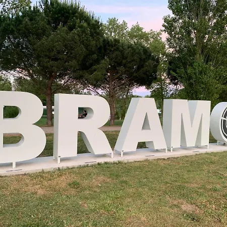 ベッド・アンド・ブレックファスト A La Cattus Bram